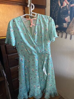 DAVI & DANI Mint Green Floral Wrap Midi Dress